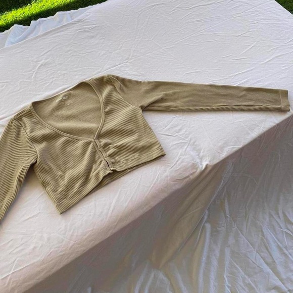 top - Picture 4 of 5